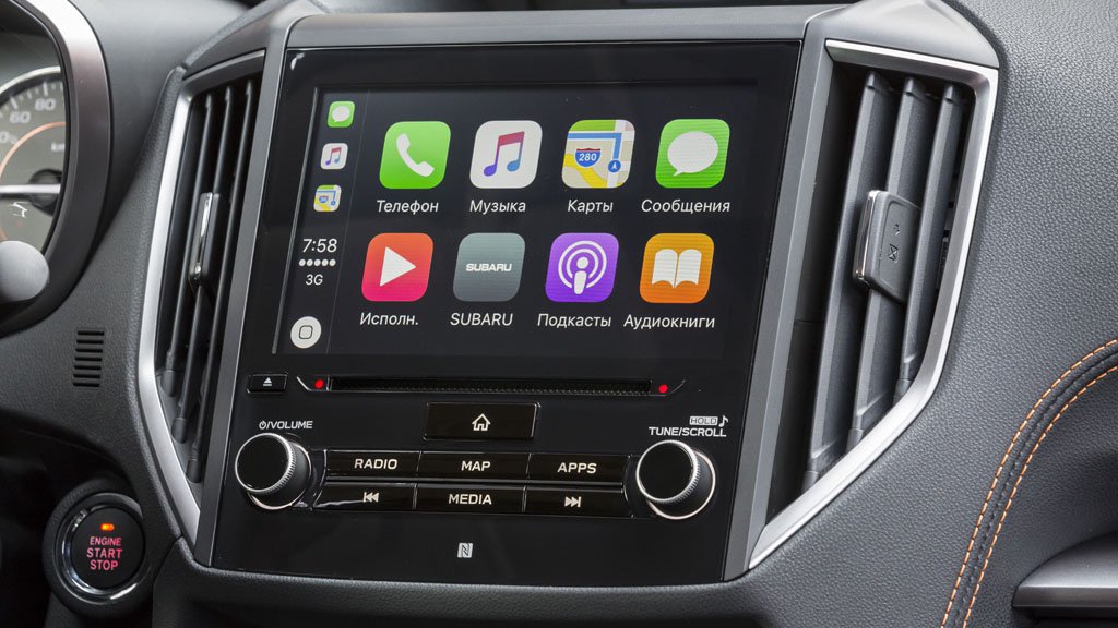 Мультимедиа с голосовым управлением, Apple CarPlay и Android Auto, системой навигации и цветным сенсорным дисплеем